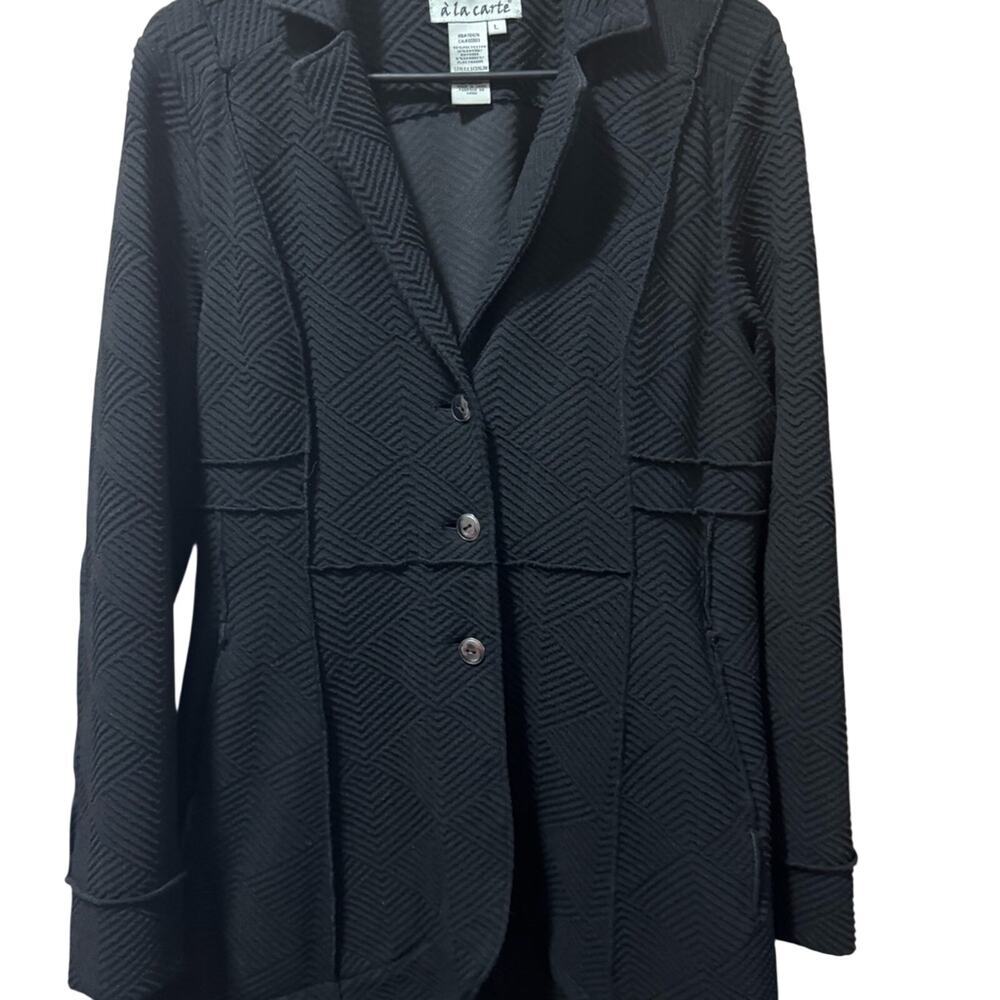 A La Carte Black Textured Women's Blazer loose button